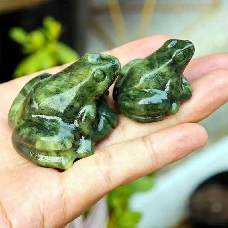 Natural Crystal Carved Frog Healing Crystal Decoration for Home Use Unique Geode Rock Artwork Gift