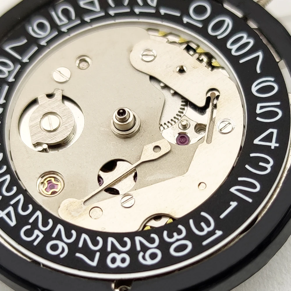 China Made NH35 Automatic Mechanical Movement NH35 Movement High Accuracy 24 Jewels Mod Watch Replacement Japan NH35A
