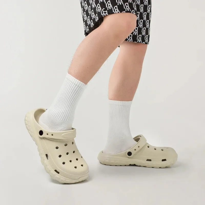 Women and Men's Hole Shoes Summer Non-Slip Outdoor Sandals Closed Toe Shit Feeling Beach Slippers Thick Bottom Soft Bottom