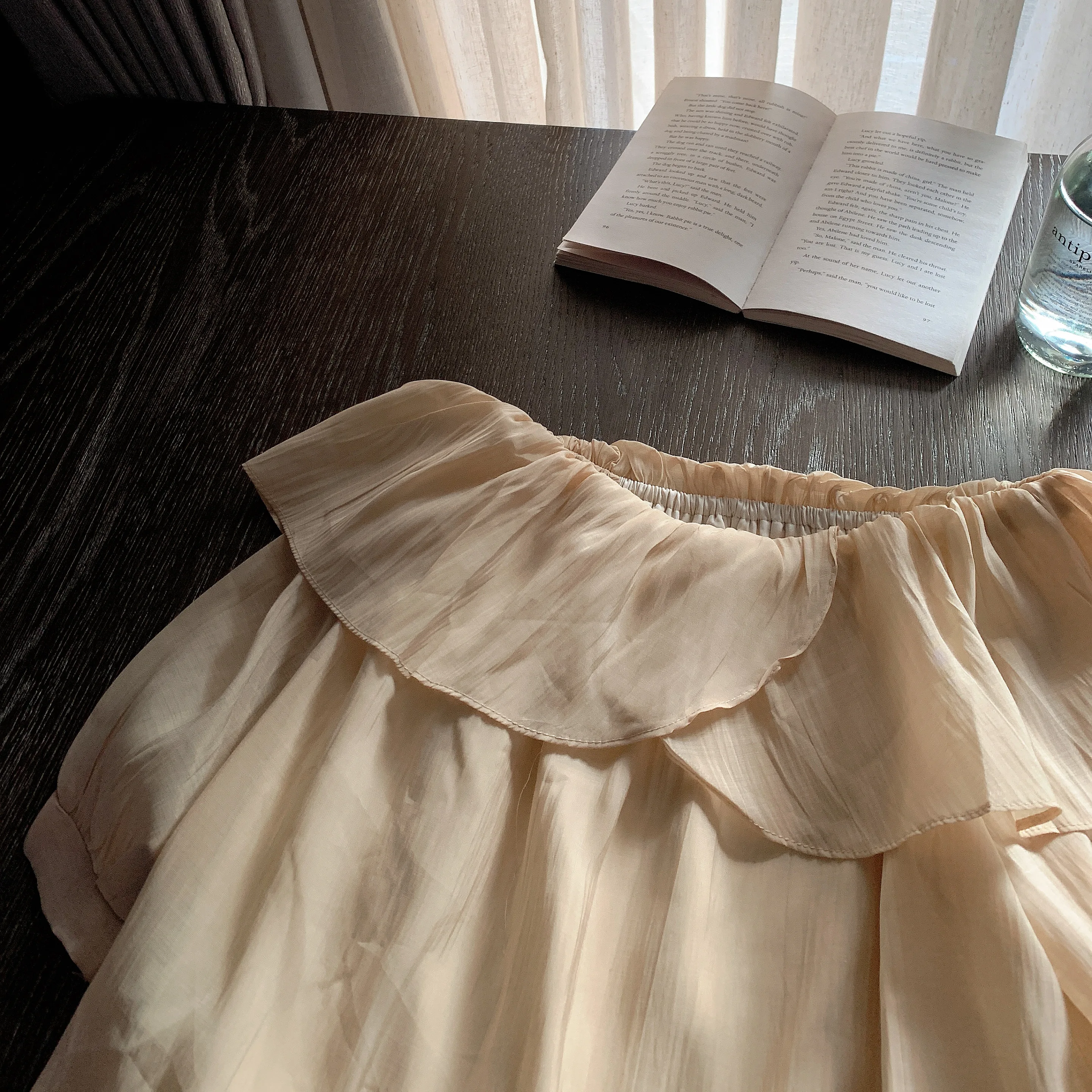 فستان شيفون بلون الشمبانيا والمشمش مع ياقة دانتيل مطرزة وطيات ريترو قابل للتنفس مع طبقة داخلية مزدوجة