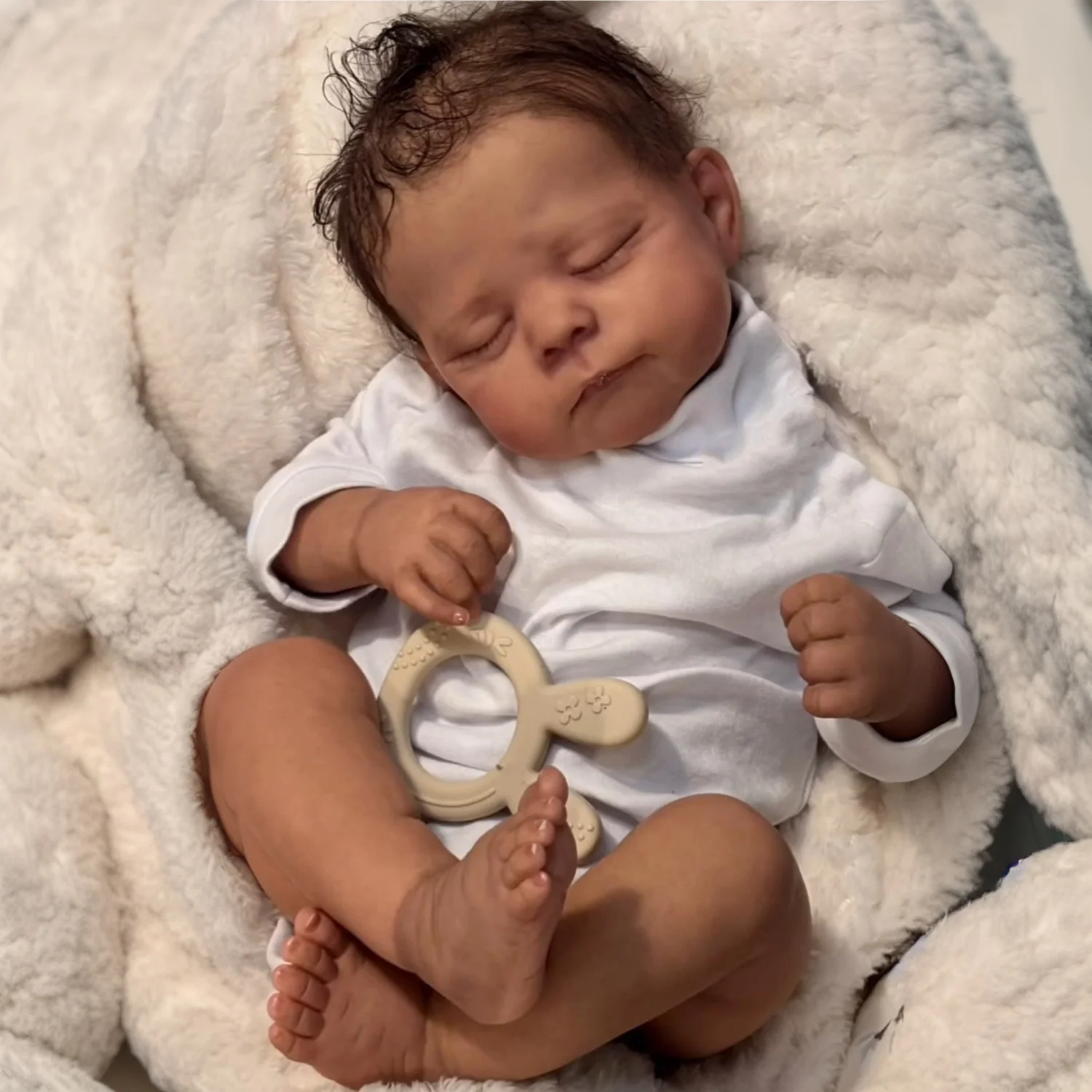 50 CM Śpiąca Reborn Baby Doll Zabawka dla dziewczynki Czarna Brązowa Skóra Vinly Kończyny Tkanina Ciało Lalka Moda Prezent Urodzinowy Zabawka Domowa