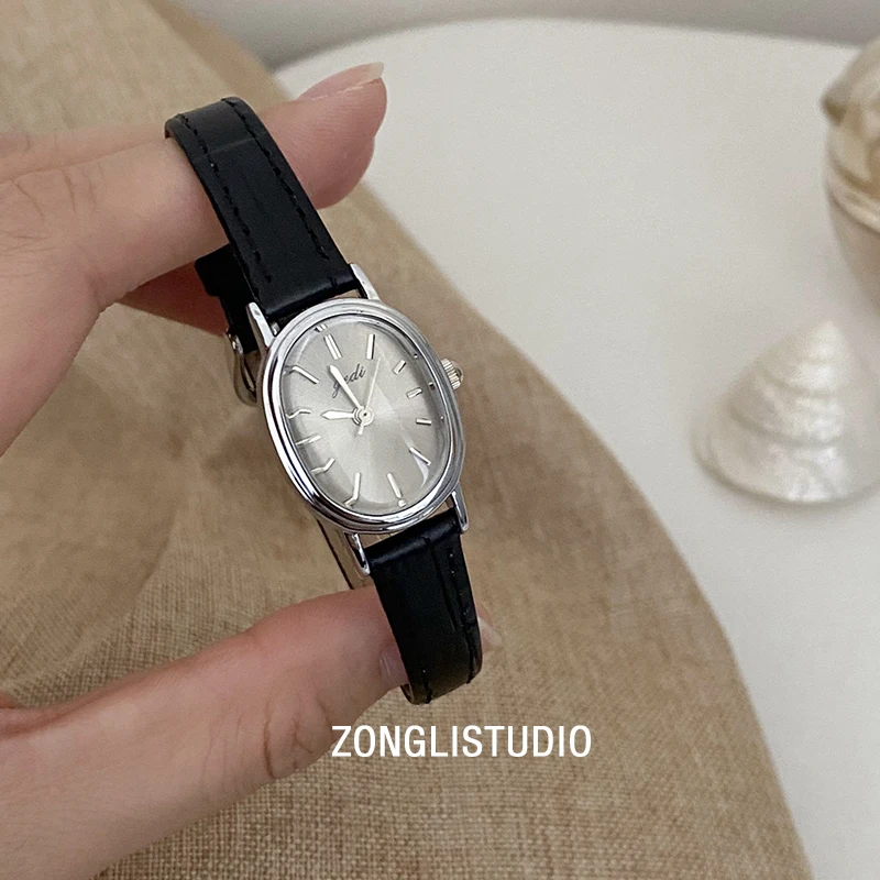 Simple And Elegant Oval Watch For Women With A Light Luxury And Versatile Korean Style, Small And Petite, Suitable For Students.