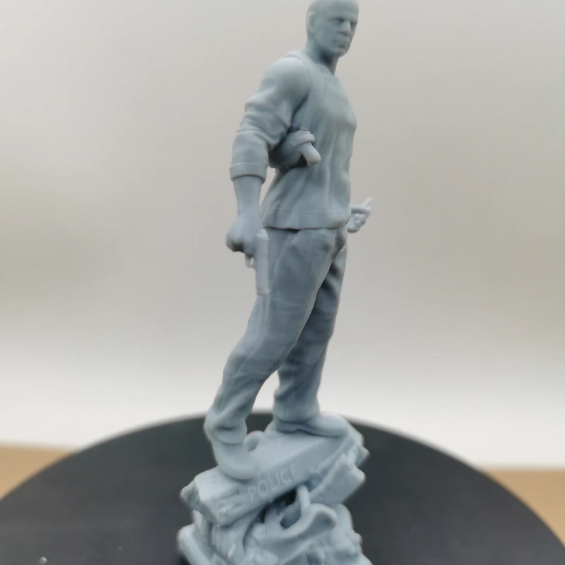 Die Hard Diy Resin Figure 1/24 Scale 105mm Overall Height Assemble Model Kit Unassembled Dioramas Unpainted Statuettes Toy