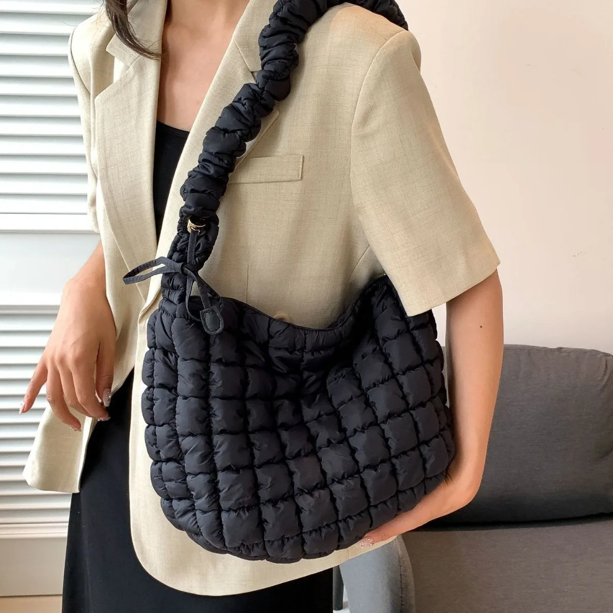 Alirattan Plaid Quilted Shoulder Bag Pleated Bubbles Large Capacity Underarm Bag Embroidered Solid Color Crossbody Bag Women