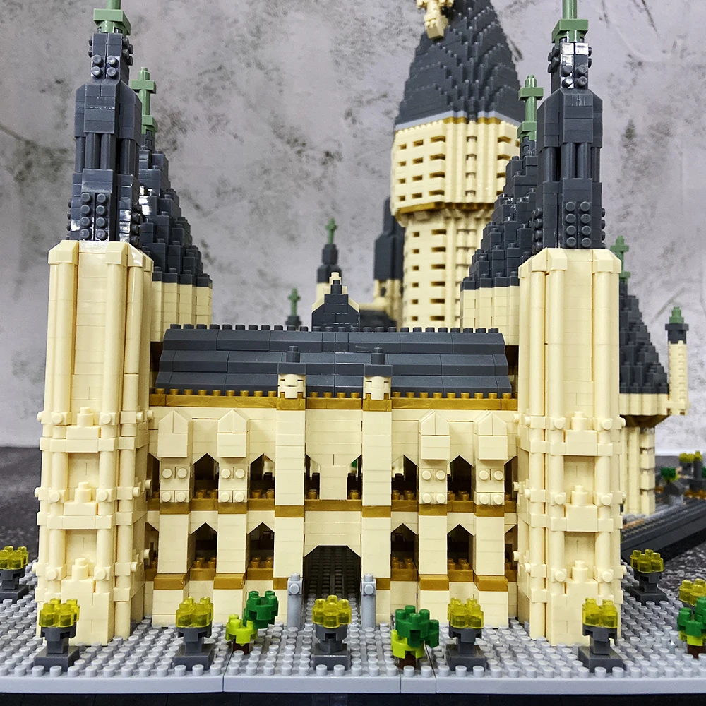 KNEW BUILT Witchcraft Castle Micro Mini Bricks for Adults Huge Magic Assemble Architecture Toys Kits Building Blocks 55*45*36 cm