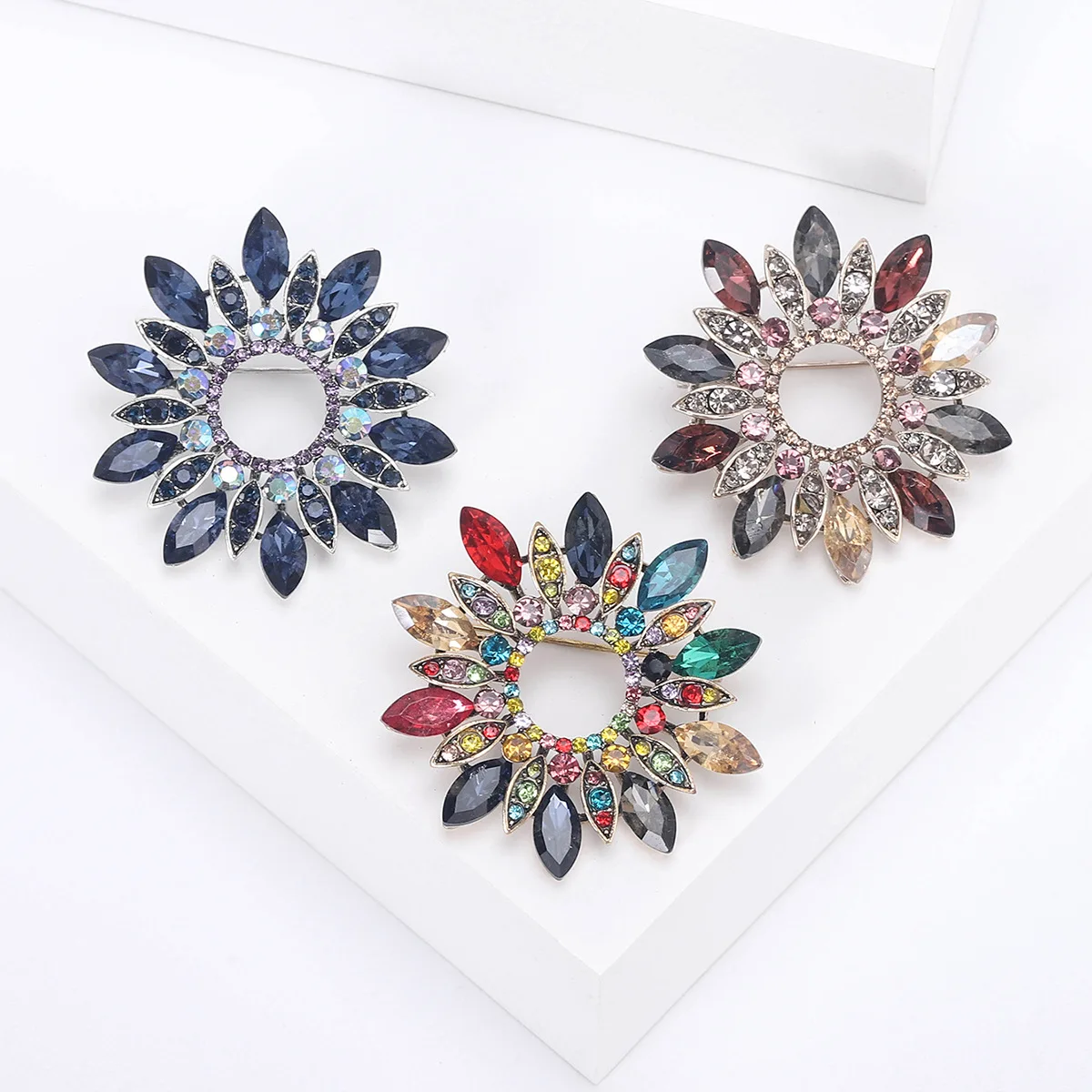 Stylish Rhinester Garland Brooch Suitable For Women Wearing 3-color Optional Jewelry Gift Accessories At Glamour Parties