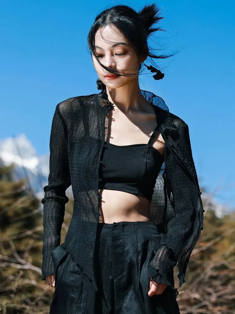 UMI MAO เรโทรท็อปเนื้อชีฟองมุมมองเสื้อแขนยาวผู้หญิงฤดูร้อนไม่สม่ำเสมอครีมกันแดดเสื้อบางเสื้อคลุมคาร์ดิแกน