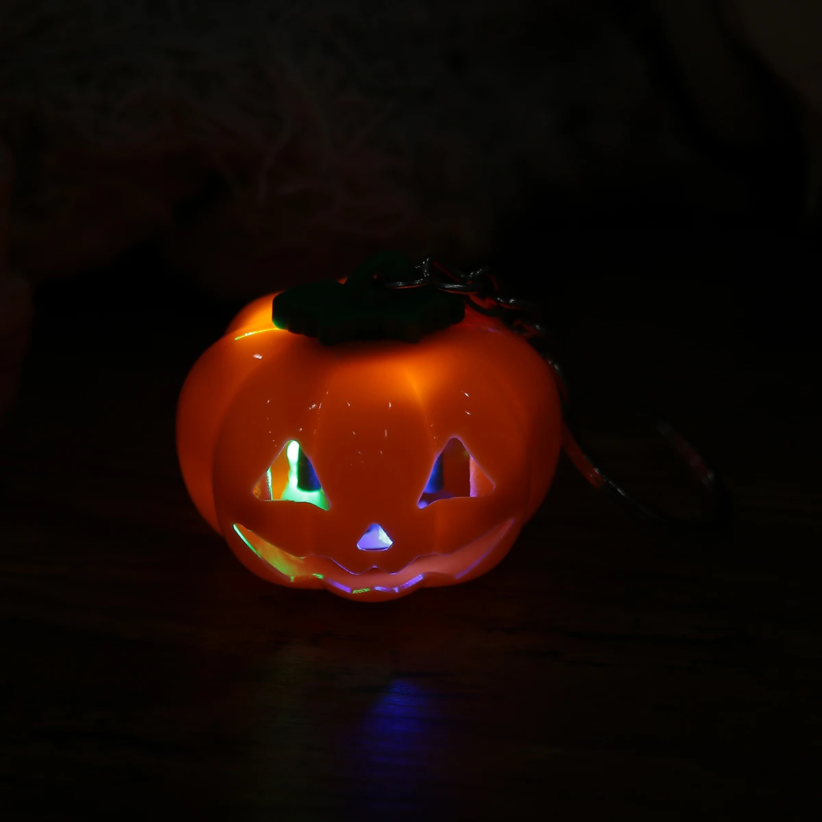 

3 Pcs Portable Keychain Halloween Pumpkin Glowing LED Keychain Hanging Decoration Plastic Keyring with Button for Keys B