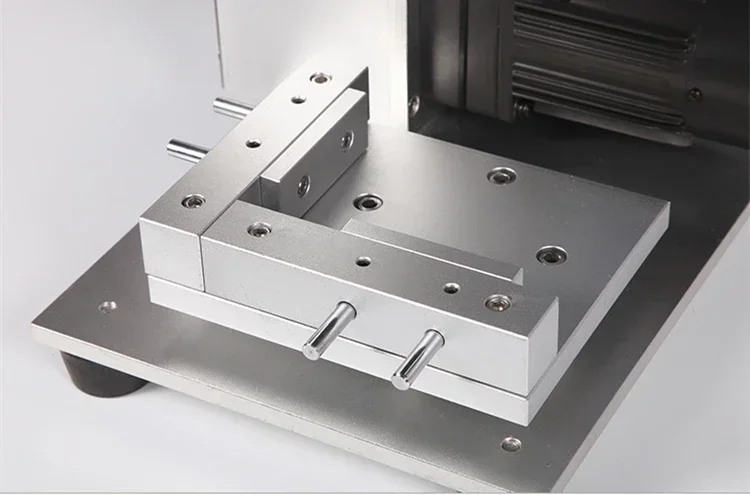 Semi-Automatic Table-Top Electric Manual Labeling Machine for Flat Side Square Bottle Labeling Sticker Labeling Machine LT-60