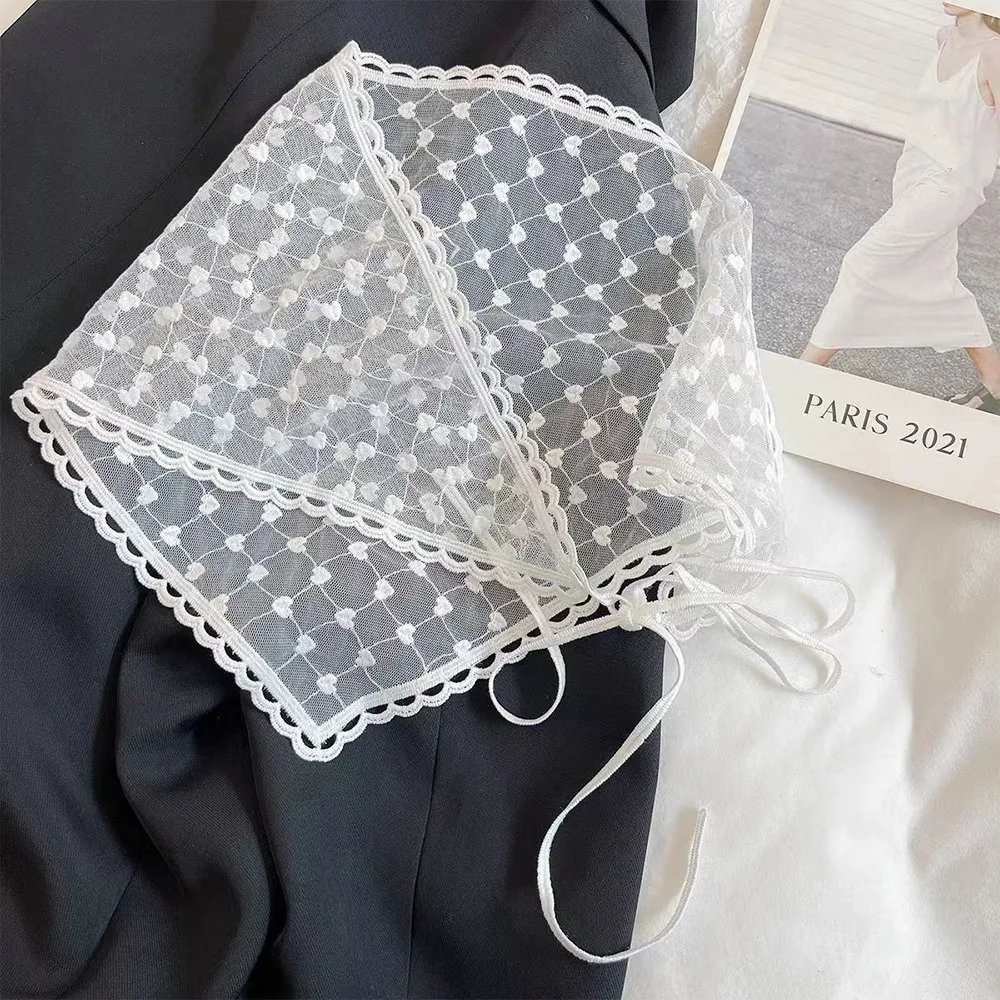 

Embroidered Lace Triangle Headscarf Hollow-out White Hair Scarf Wraps Woven Floral Pastoral Style Hair Bandana for Women Girls
