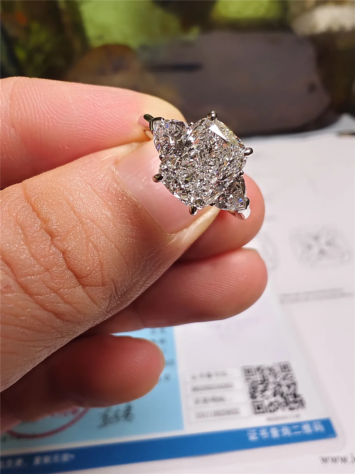 Lab-Grown Diamond Cushion Cut 3CT Three-Stone Engagement Ring 18K Solid Gold Platinum Wedding Ring High-End Jewelry Custom Whole