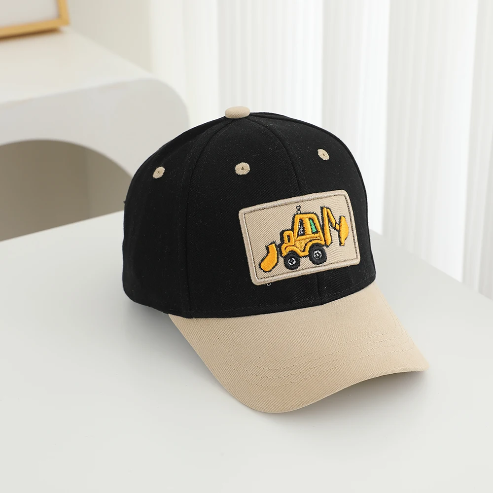 

Patchwork embroidered cartoon excavator baseball cap made of cotton, breathable and sweat-wicking, with sun protection features.