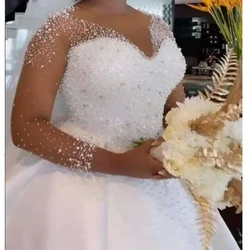 Abito da sposa personalizzato con perle scintillanti e strascico di corte, maniche lunghe, abito da ballo, abito da sposa gonfio da chiesa taglie forti