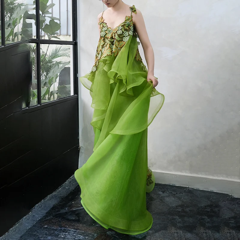 فساتين سهرة خضراء خرافية طويلة من الأورجانزا للحفلات الراقصة مزينة بالزهور فساتين الحفلات السباغيتي سويب تراين #1