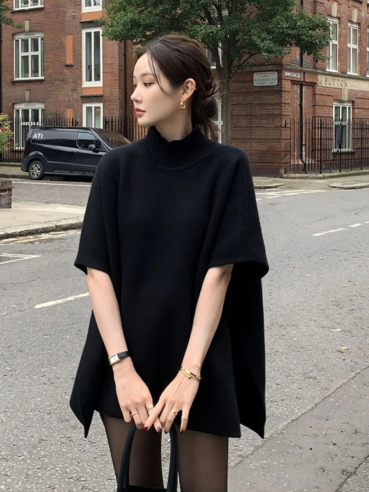 ファッショナブルなオーバーサイズニットウェア女性のショルダーショールハーフハイカラー冬暖かいルーズフィットセータートレンディな通勤スタイル