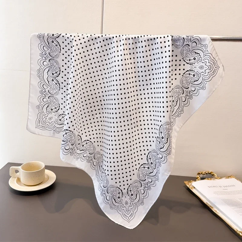 البولكا نقطة بيزلي طباعة شال وشاح مربع للنساء القطن المخملية موضة منديل العصابات الشعر الإناث الشريط عقال باندانا