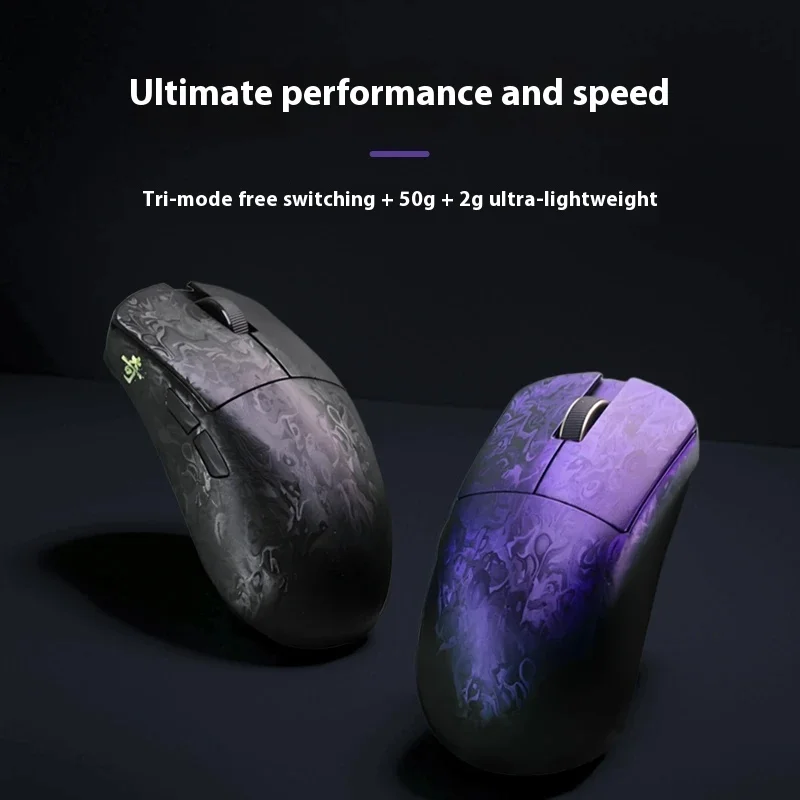 Vendite Mouse IPI Qi Mouse da gioco wireless a tre modalità Paw3950 Mouse da gioco in fibra di carbonio 8000Hz Gamer Nordic52840 500mah 50g regalo