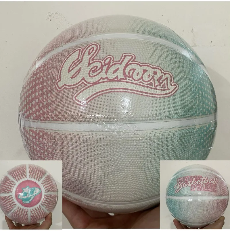 ลูกบาสเก็ตบอลหนัง PU สีชมพูเขียวไล่เฉด ขนาด 7 สำหรับมืออาชีพ พร้อมปั๊มลมฟรี ตาข่าย และลูกบาสสำหรับเล่นกลางแจ้ง