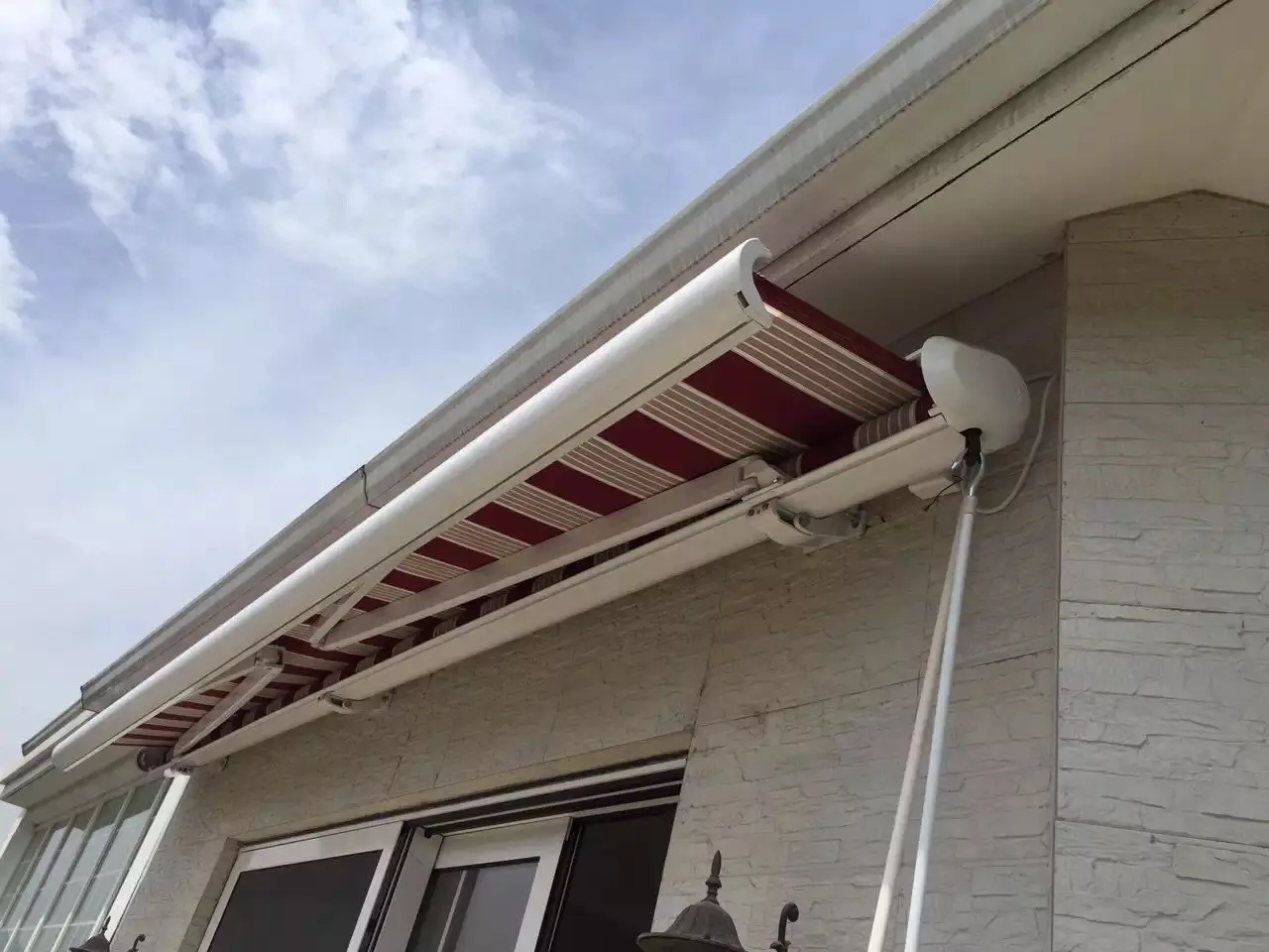 Hot Sale 2024 Home Garden Aluminum Motorized Electric Awning Beach Shade Canopy Window Waterproof Retractable Patio Awning Custo