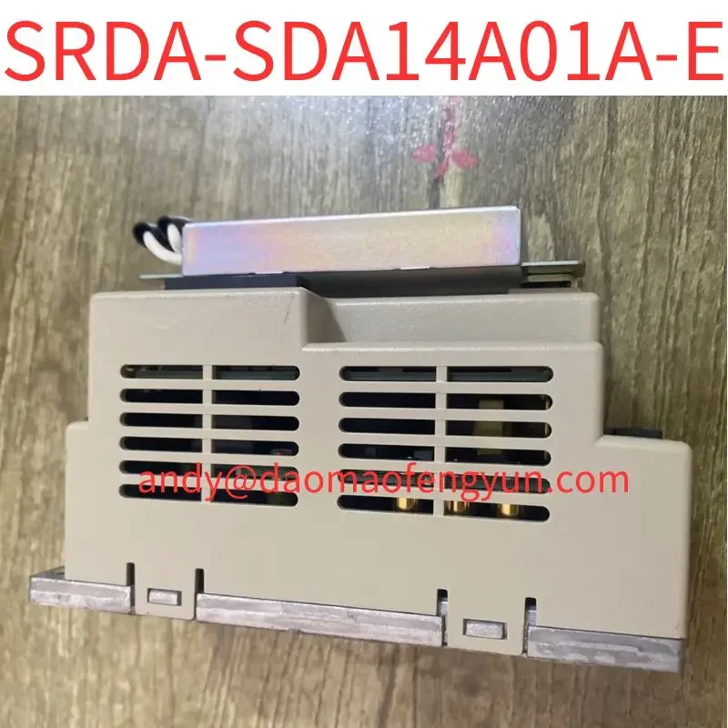 Test usato OK servoazionamento SRDA-SDA14A01A-E