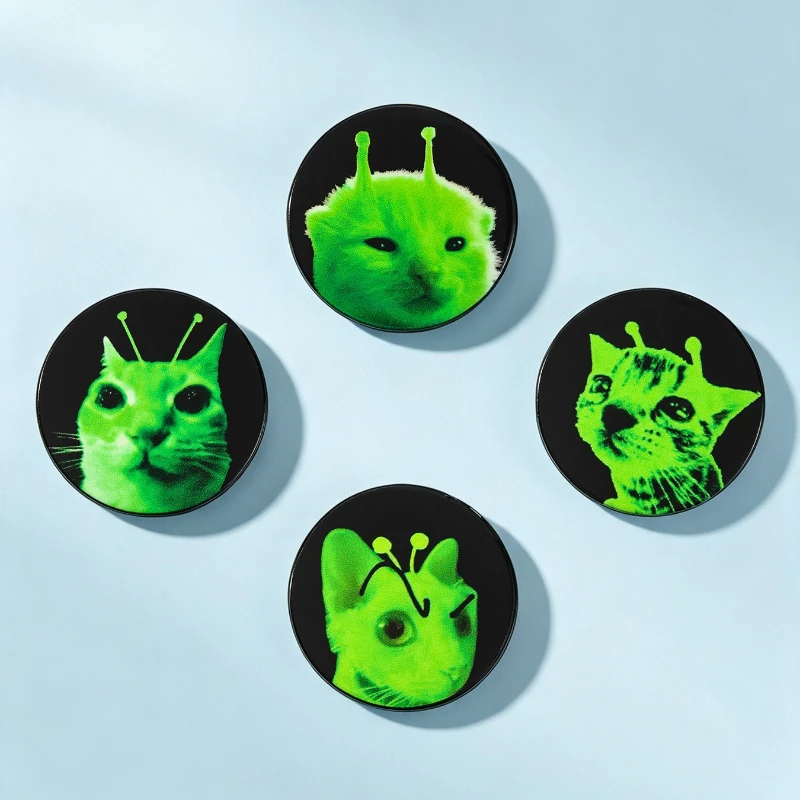 New Funny Alien Cat Design Metal Brooch Cartoon Casual Gift Badge Pin Accessories For DIY Clothing Bags Hat Scarf T-shirt Jeans