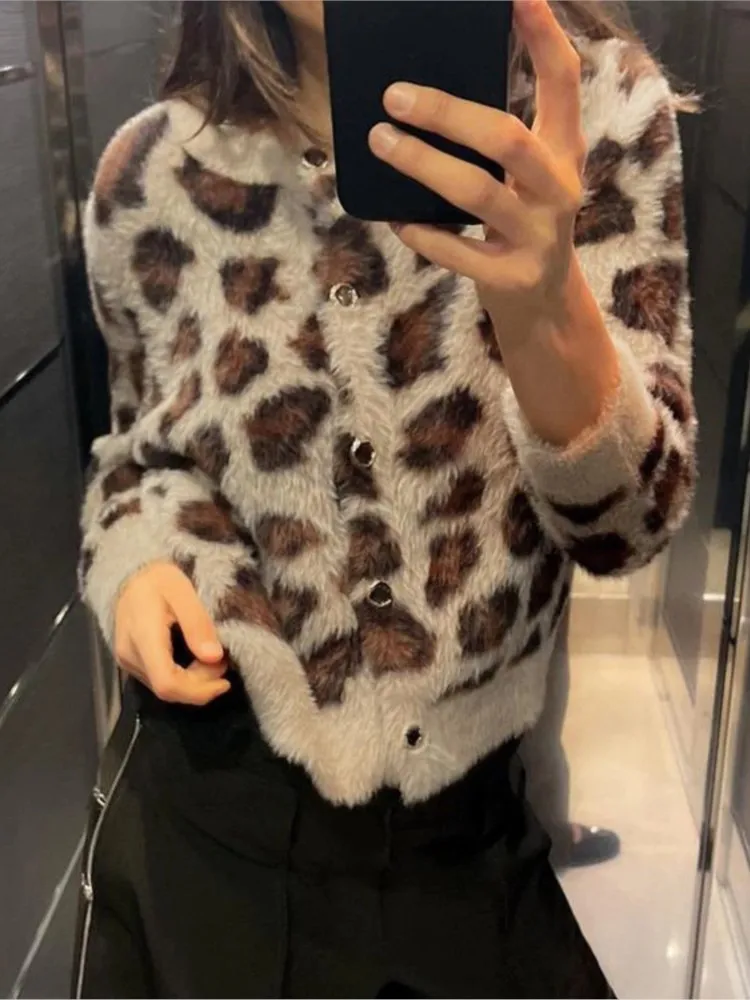 

Leopard Print Knitted Cardigan Sweater Women Chic Retro Single-breasted Long Sleeve O-Neck Sweaters 2025 New Autumn Casual Tops