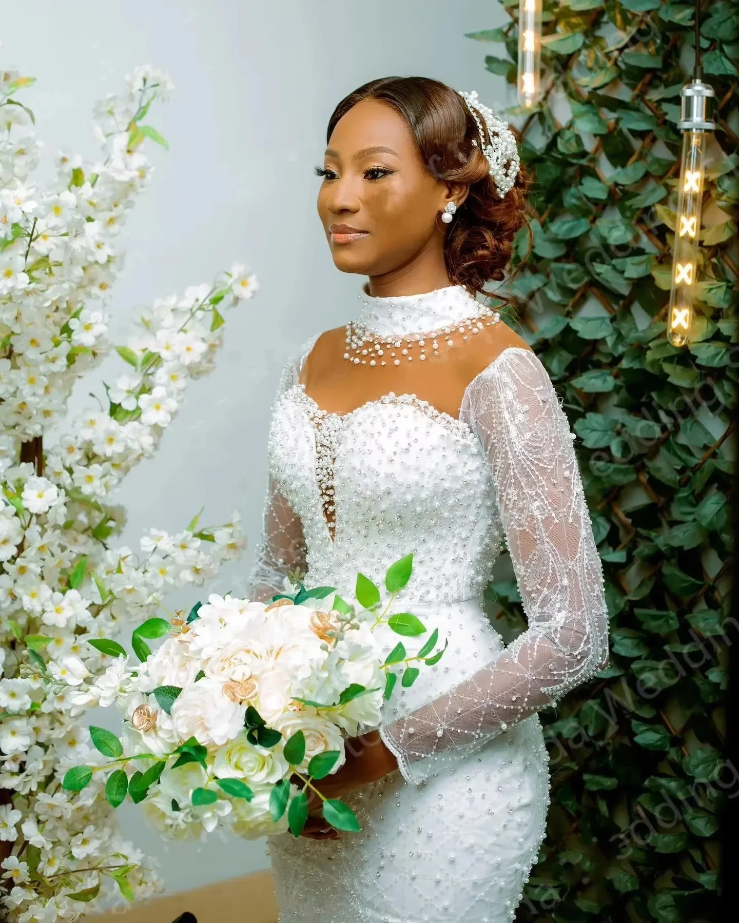 Abito da sposa a sirena con perle pesanti personalizzato Treno staccabile Illusion maniche lunghe Abiti da sposa donna neri Robe