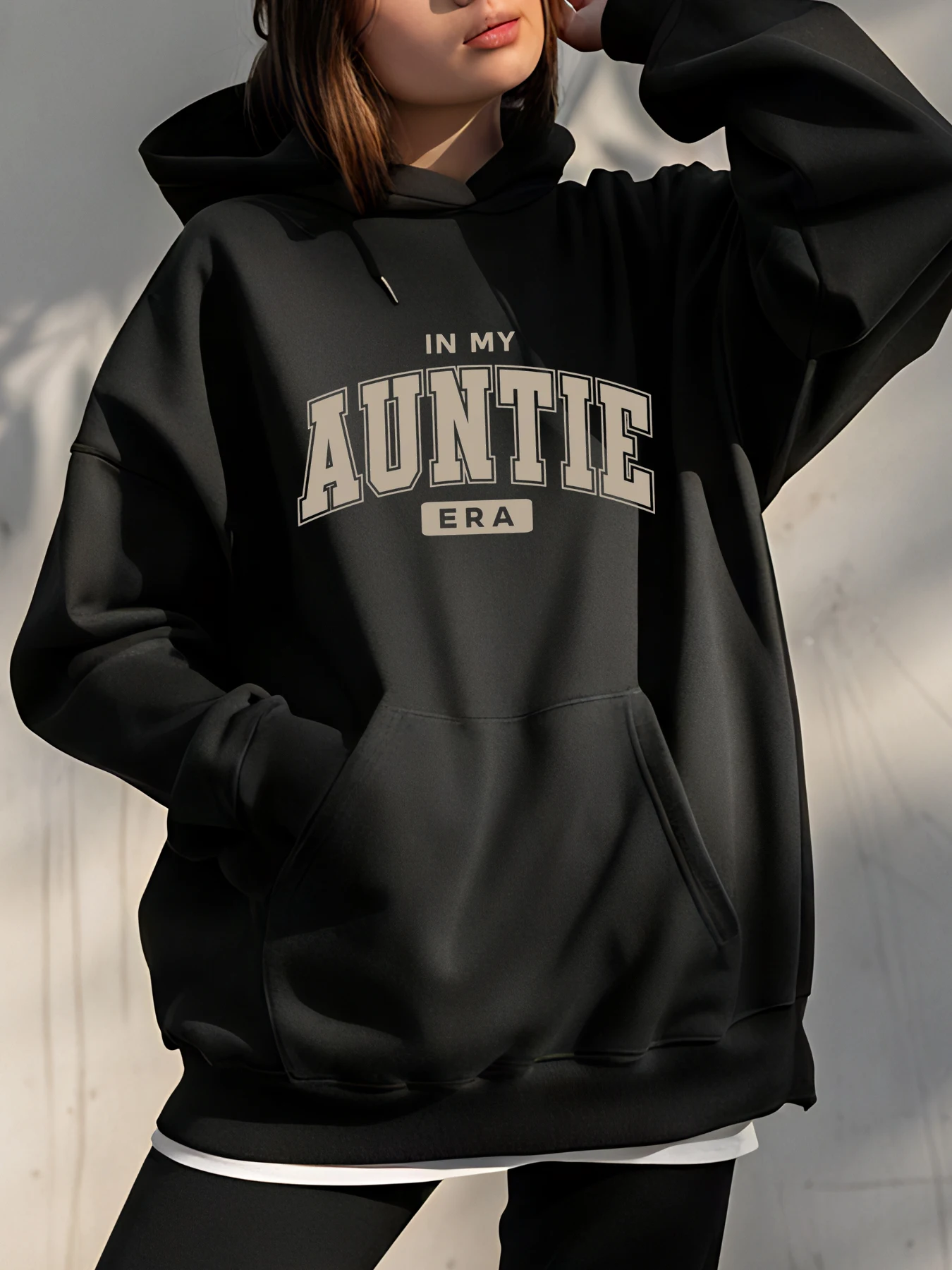 

Толстовка с капюшоном In My Auntie Era, объемная толстовка с передним карманом и капюшоном на шнурке для повседневной носки в городских настройках