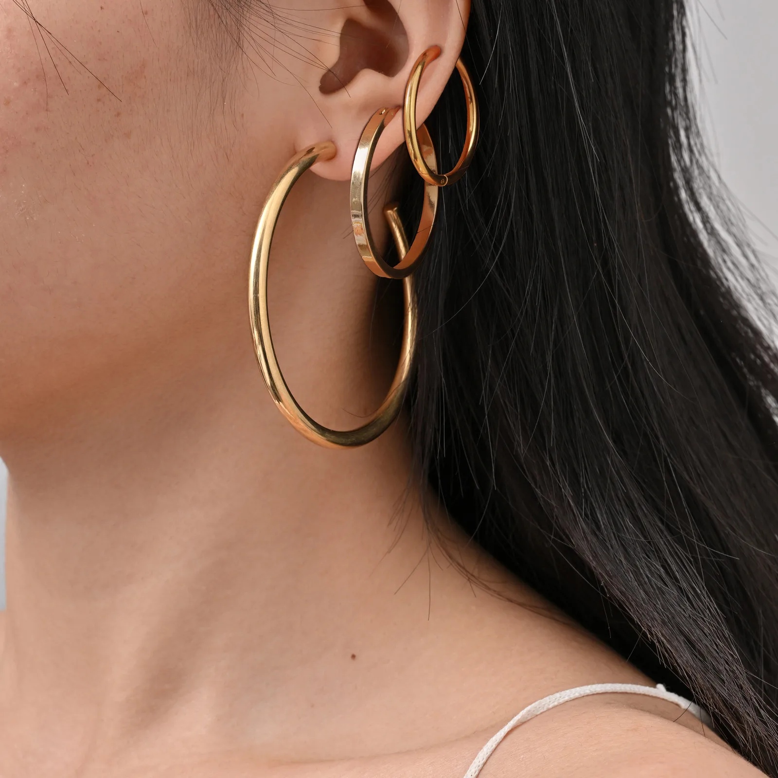 

Stainless Steel Hoop Earrings, Round Twisted Huggie Hoops for Women, Stackable Jewelry Waterproof Party Wedding Gift