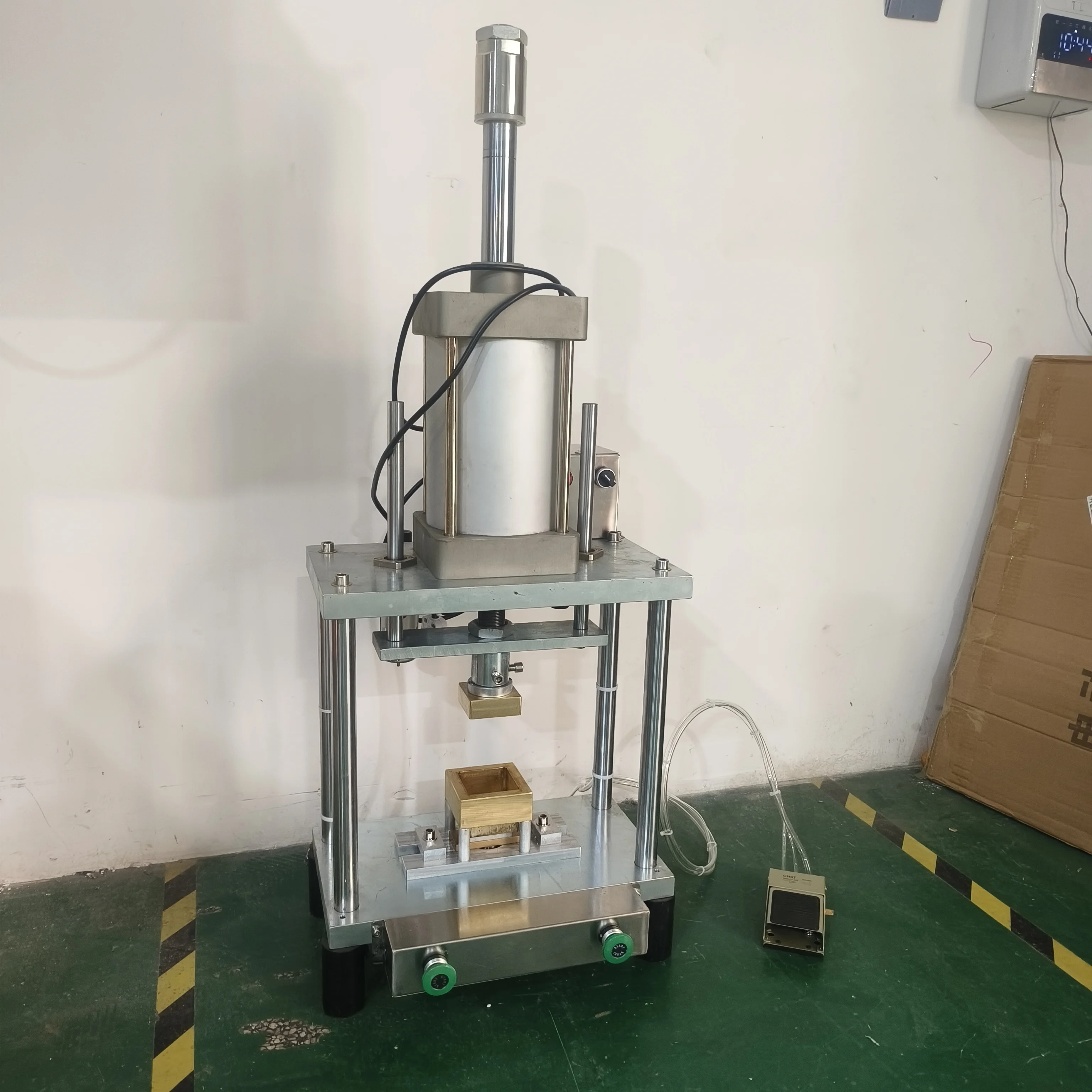 Soap Making Machine For Sale - آلة صغيرة يدوية لختم وتشكيل الصابون،