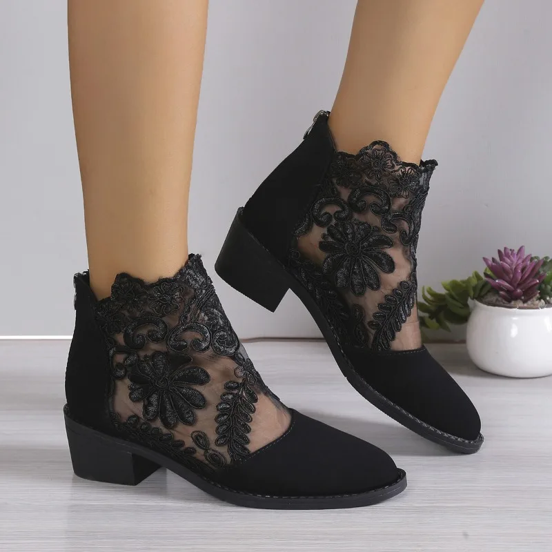 2023 New Women\'s Boots Hollow Lace Embroidery Block Heel Ankle Boots Fashion Pointed Toe Back Zip Pumps Bota Verano Mujer 35-43