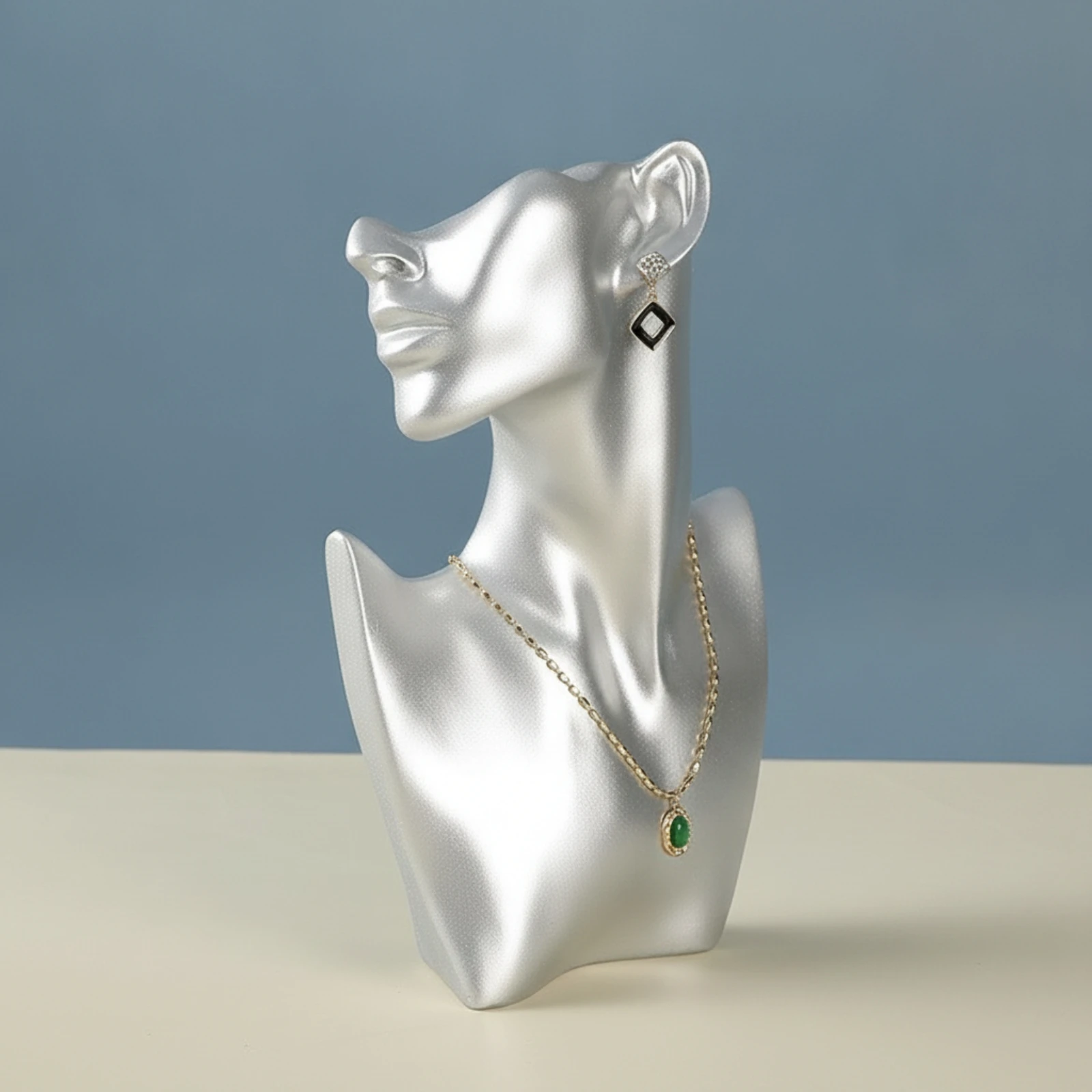 Jewelry Display Bust Sculpted Necklace Display Bust Mannequin Head with Shoulders Modern Long-Lasting for Jewelers
