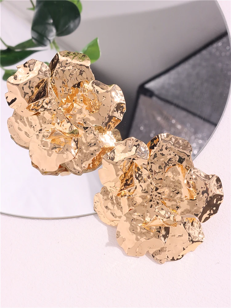 HUANZHI Gold Plated Vintage Irregular Geometric Exaggerated Large Flower Stud Earrings for Women Girls Jewelry Gifts 2024 Trend