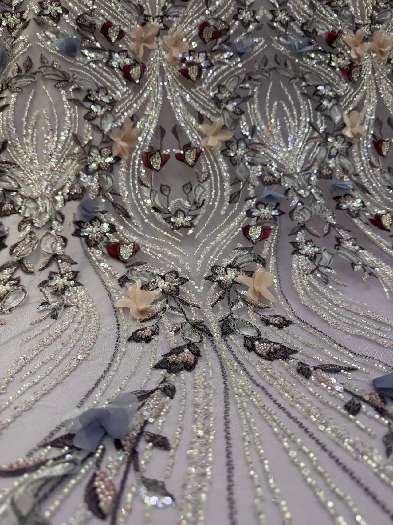 Tessuto di pizzo con perline fatto a mano africano con ricamo floreale 3D 2025 Tessuti di pizzo netto con paillettes francesi nigeriane per abito da sera