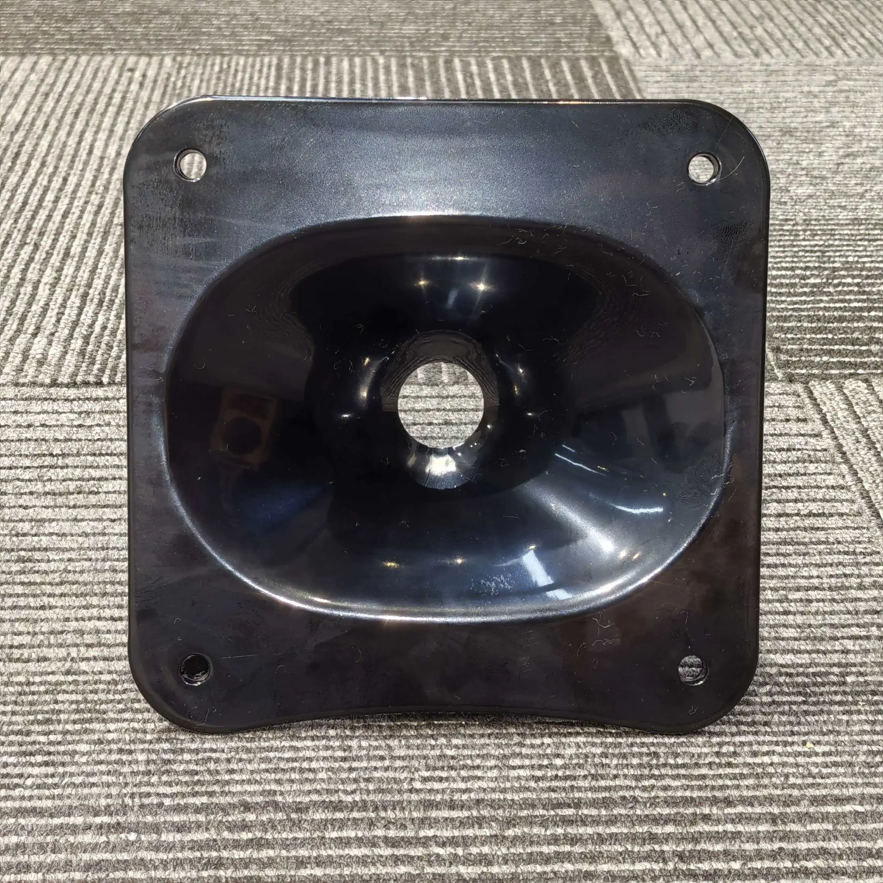 MW Audio 1" Halsöffnung 160x160x58mm & 178x178x54mm, anschraubbarer quadratischer Wellenleiter für professionelle Bühnenlautsprecher – Detail 4