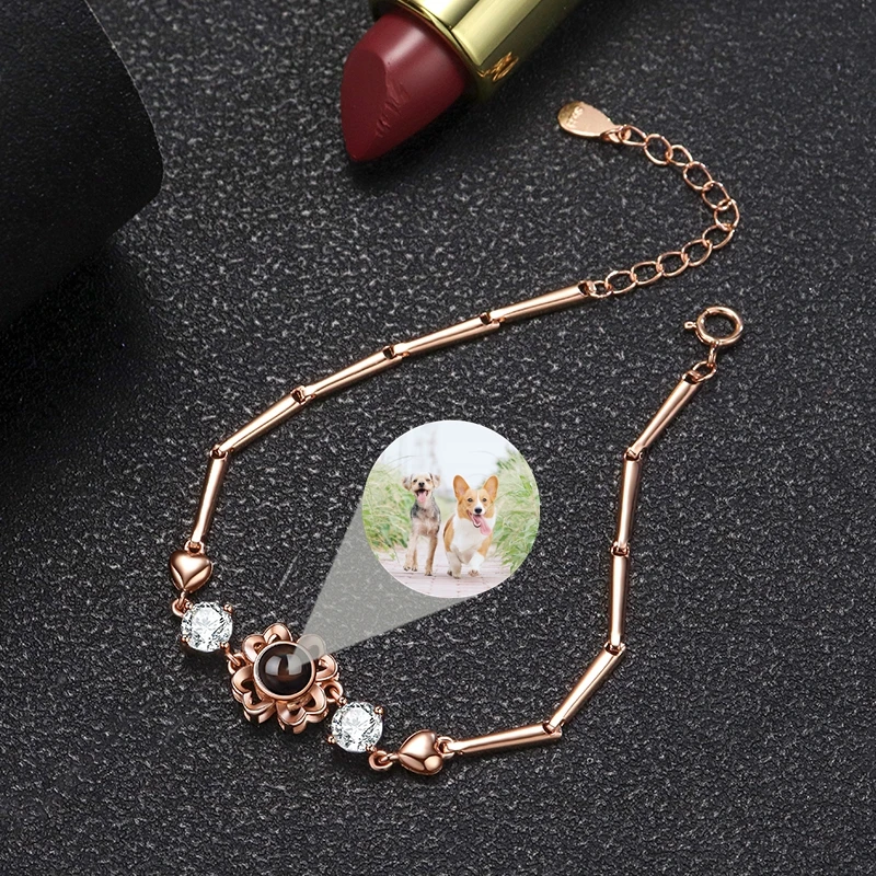 

Custom Photo Projection Photo Bracelet for Women Personalized Birthday Gift Four Leaf Heart Pendant Bracelet Lover Jewelry