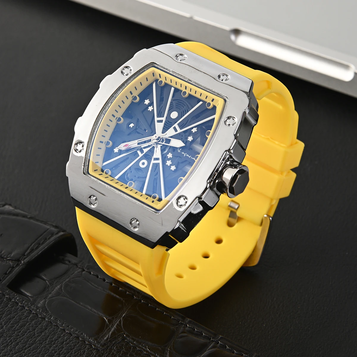 2024 New Fashion Top Men Luxury Watches Mens Big Silicone Jelly Casual Quartz Watch For Gift Relogio Masculino Male Wristwatches