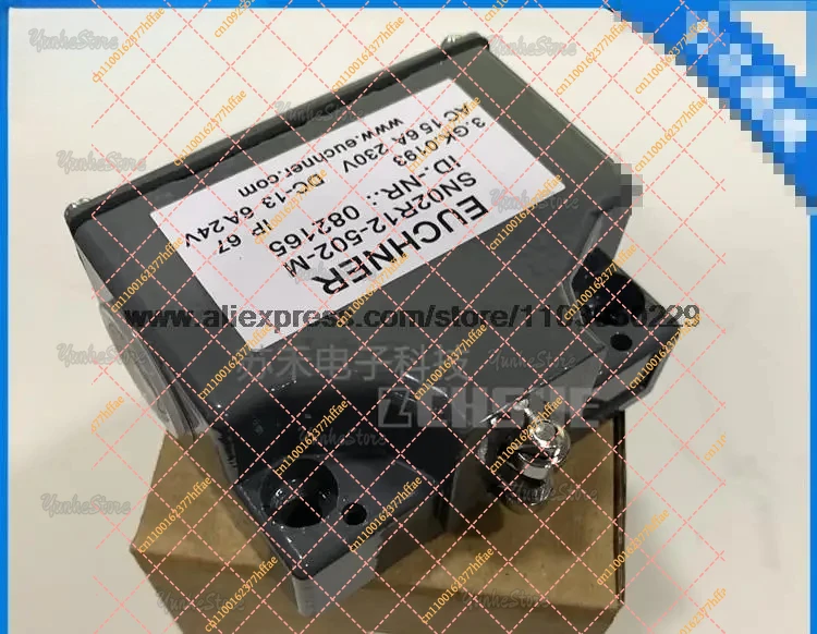

EUCHNER Anshi can SN02D12 SN02R12-502-M double contact combination limit travel switch