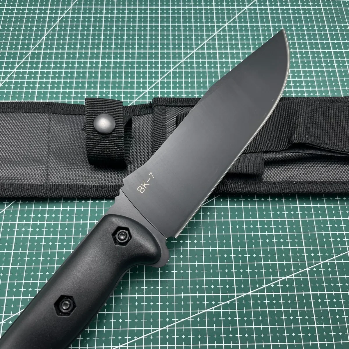 جديد Kb شفرة مثبتة سكين Bk7 سكين تخييم خارجي 8Cr13Mov شفرة ألياف النايلون مقبض Edc بقاء الصيد التنزه أداة هدية