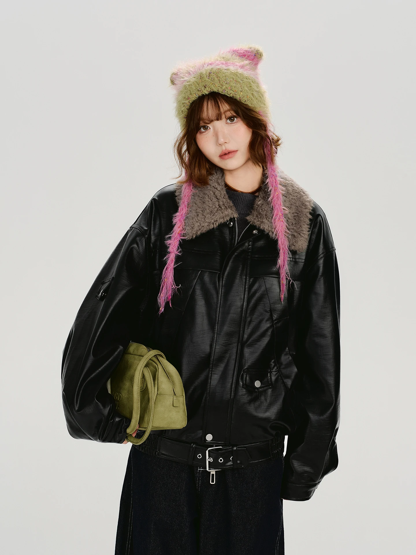 

Новая женская кожаная куртка 2025 года с длинными рукавами, на молнии, со съемным меховым воротником, повседневная, стандартной длины