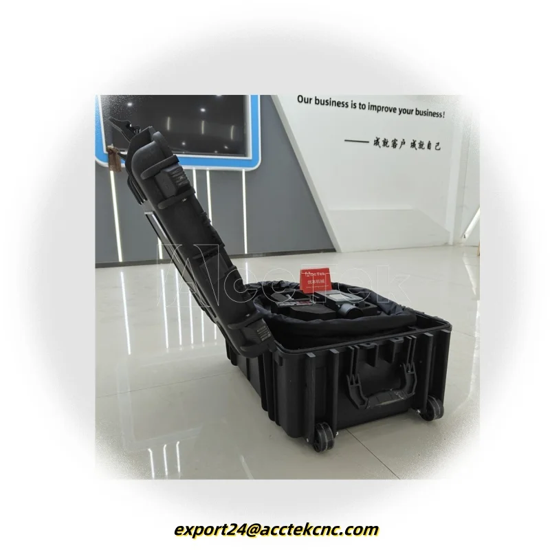 Portable Pulsed Laser Cleaning Machine For Rust Paint Oil Removal No Damage 500W 1.5MJ 15MJ Handheld Laser Cleaner Machine