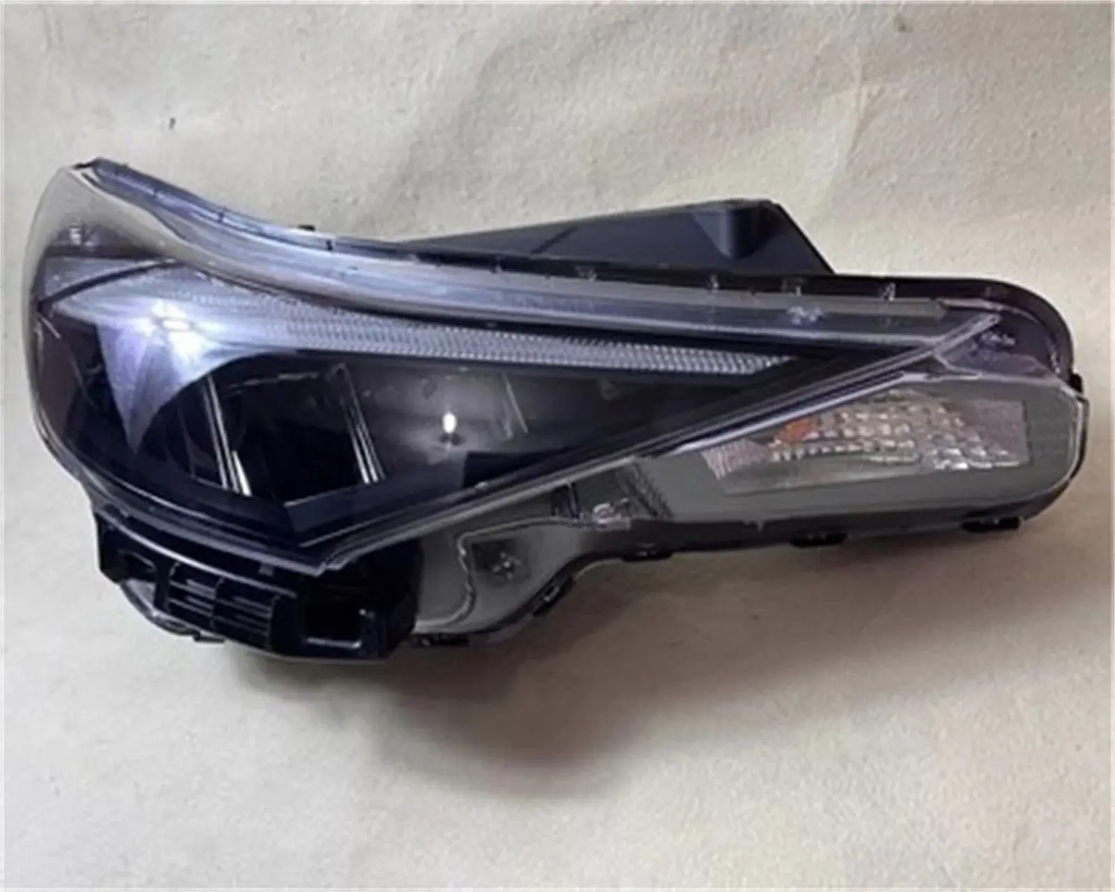 

Car Front Headlight Headlamp for Hyundai Elantra 21-22 Daytime running light High low beam