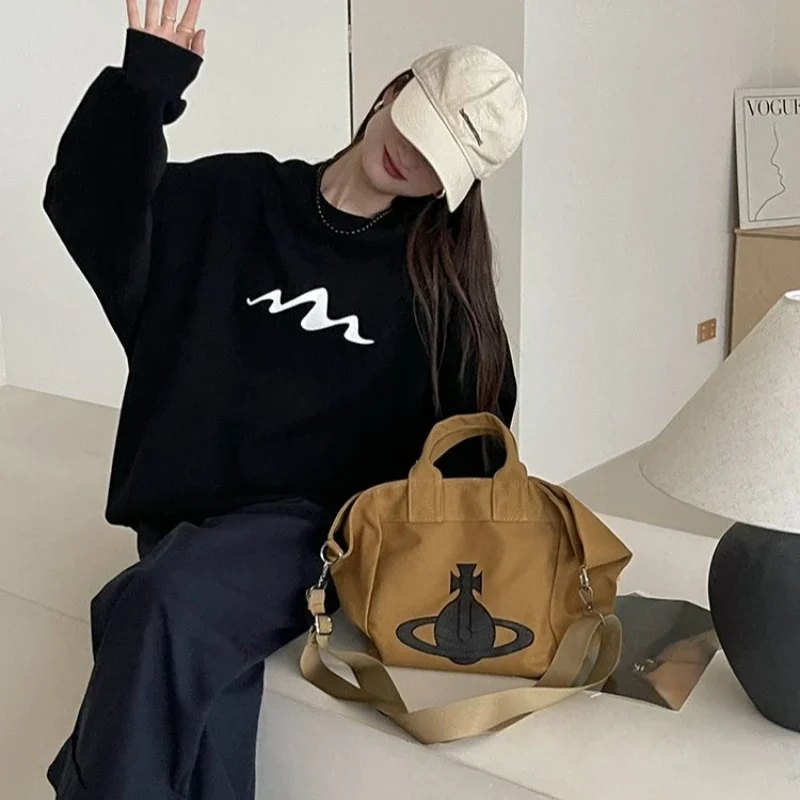 

Women's Beautiful Bag Attractive Design For Feeling Confident And Beautiful On Any Occasion