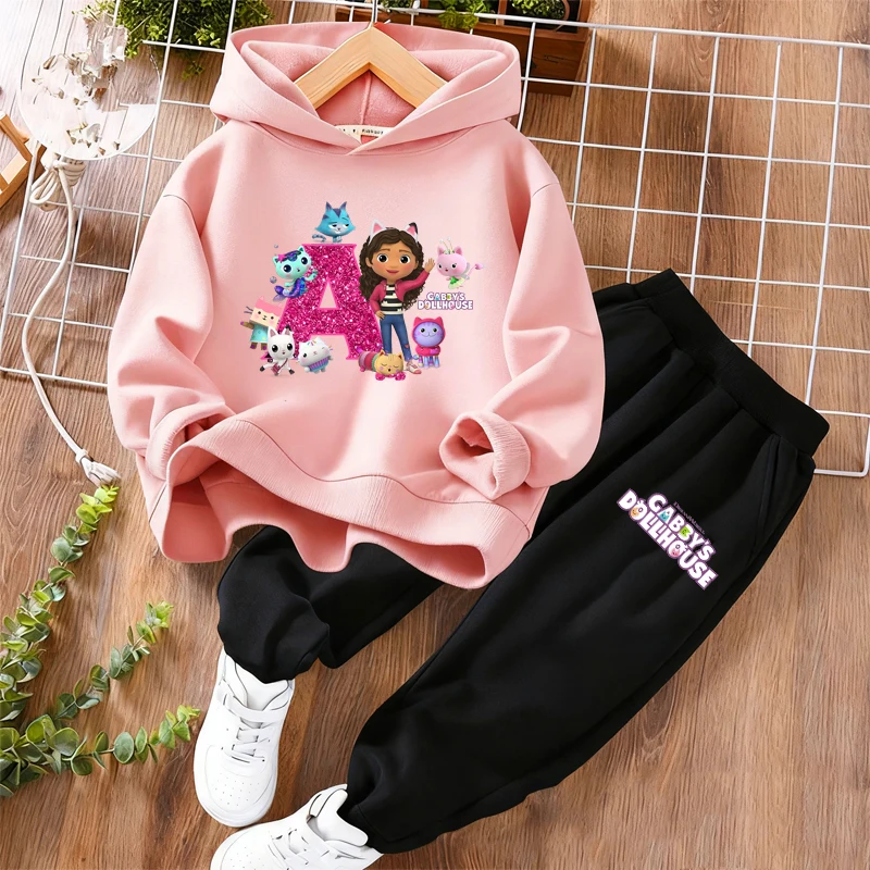 ชุดเสื้อฮู้ดและกางเกงขายาวลายการ์ตูน Gabby's Dollhouse สำหรับเด็ก 2 ชิ้น ชุดลำลองแฟชั่นสำหรับเด็กชายและเด็กหญิง เสื้อฮู้ดอุ่นๆ พร้อมกางเกงขายาว เหมาะเป็นของขวัญ