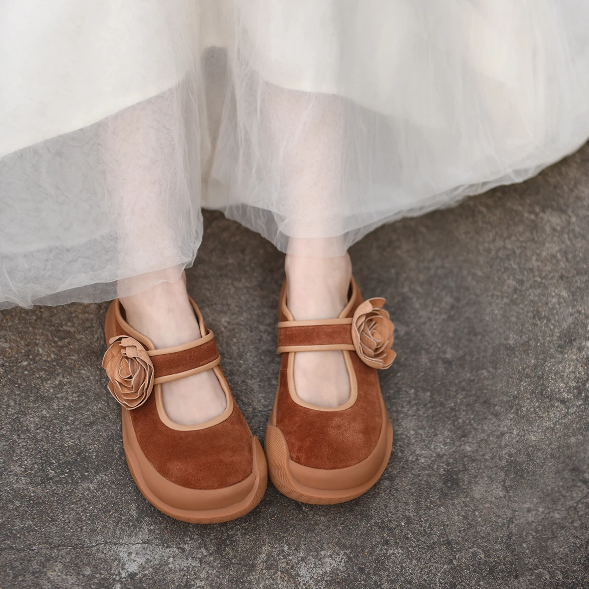 

Artmu Original Big Flower Women Slippers Slip On Flats Soft Soles Cloesed Toe Outdoor Slippers Luxury Genuine Leather Slides