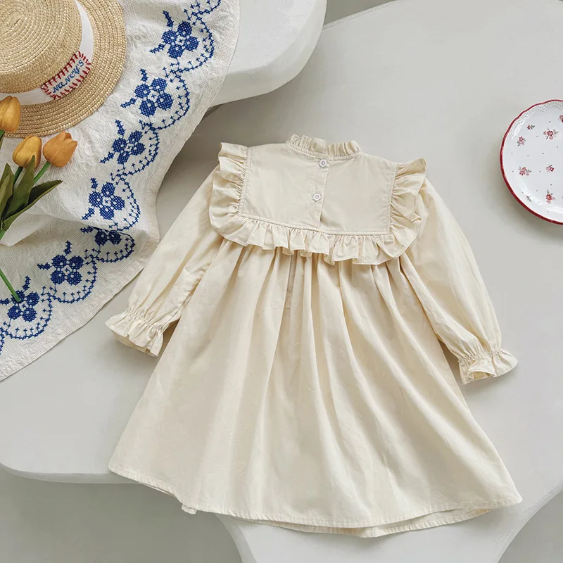 فستان بناتي على الطراز الفرنسي باللون البيج مطرز بالزهور وأكمام طويلة فساتين قطنية للأطفال من عمر 2 إلى 8 سنوات فساتين ربيع الخريف