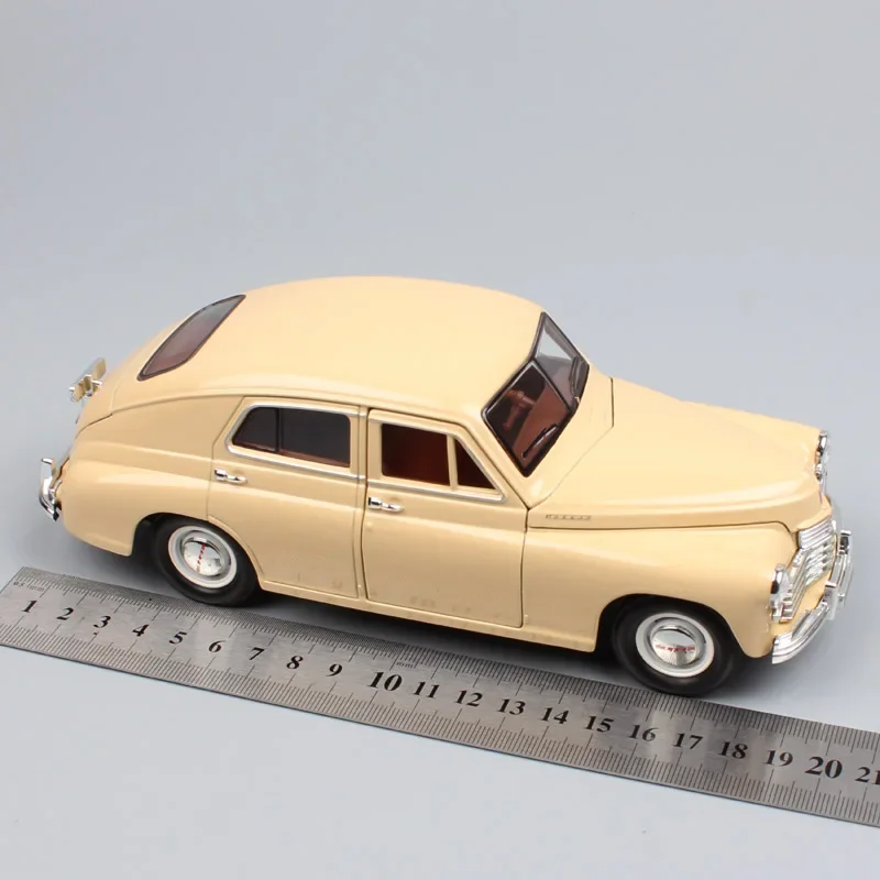 Diecast 1:24 Russian Former Soviet Union Gaz M20 Pobedas Off White Alloy Convertible Car Model Gift Adult Collection Classic