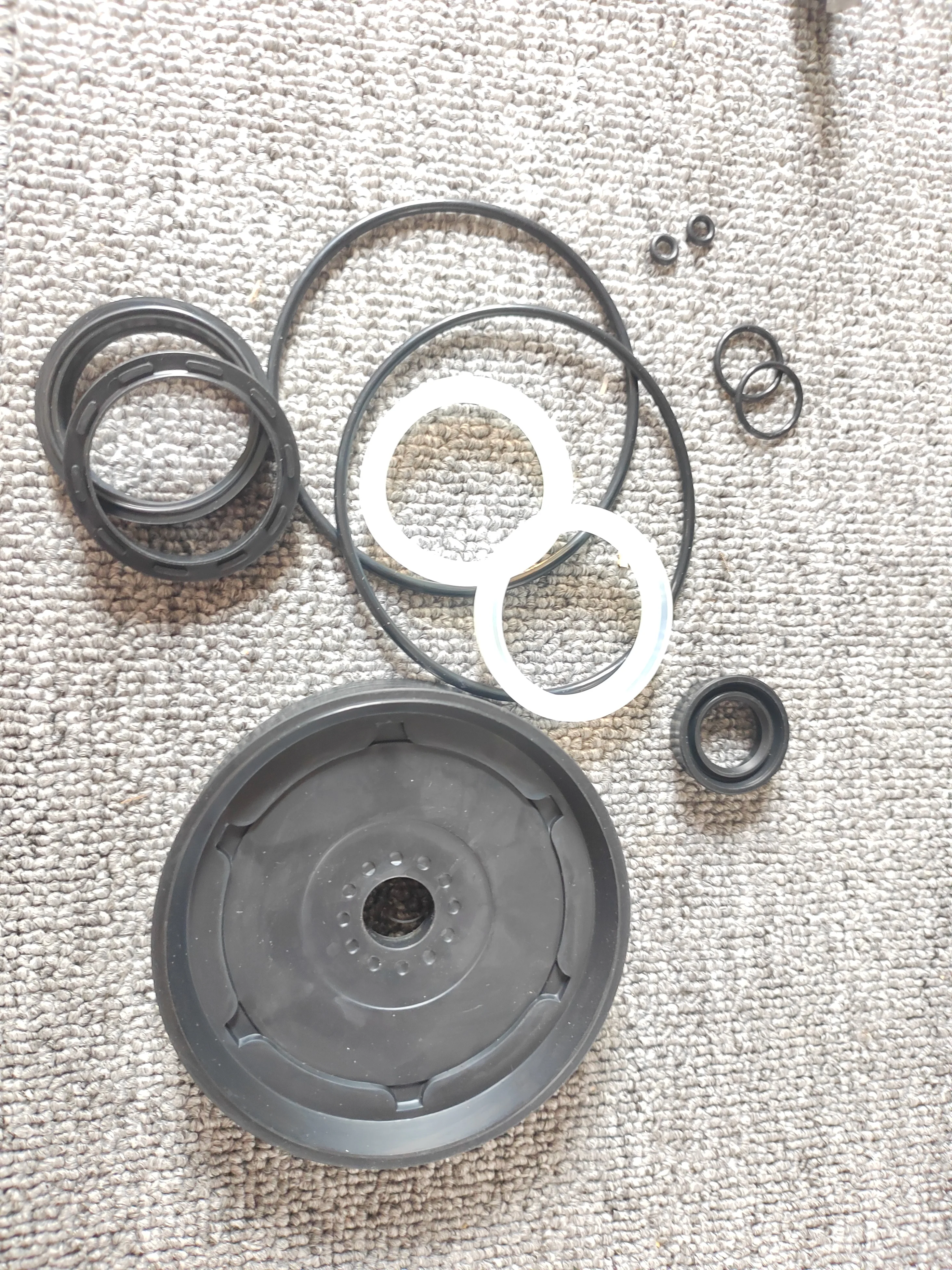 Applicable to Yutong bus bus bus accessories door pump repair kit door pump leather bowl sealing package 6108-00090