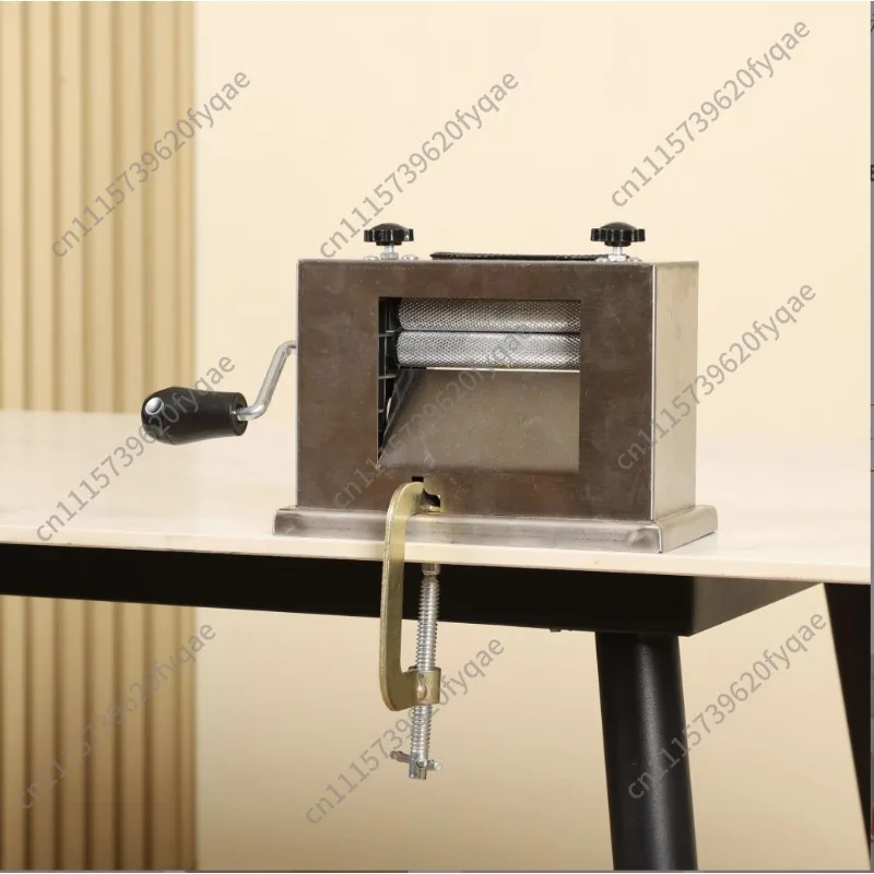 Hand crank edamame shelling machine Small peeling sheller Restaurant commercial kitchen Efficient edamame shelling machine