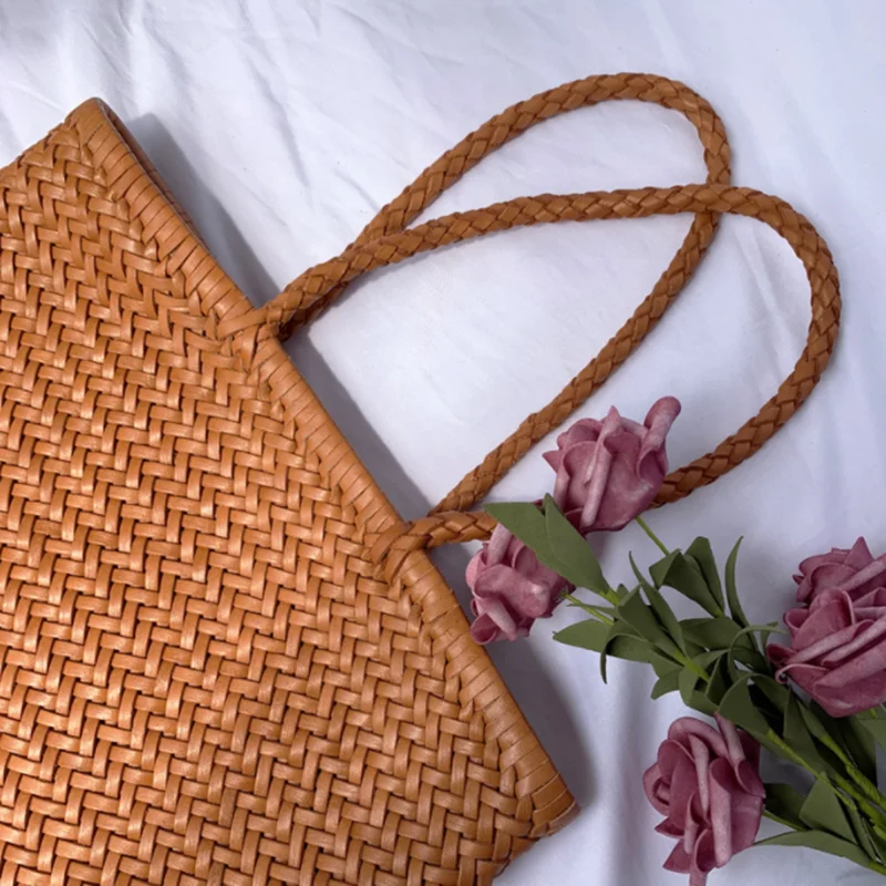 Vintage Shopping Bag New hand-woven derma bag hollow shoulder Japanese style Women Shoulder with Casual Woven Beach bag